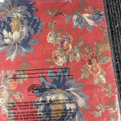 Pottery Barn 24x24 Floral Cotton-Linen Embroidered Button Closure Pillow Cover - Picture 3 of 5