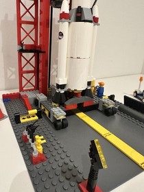 LEGO City Space Centre 3368 2011 100% COMPLETE Retired W/box & Manual & Minifigs