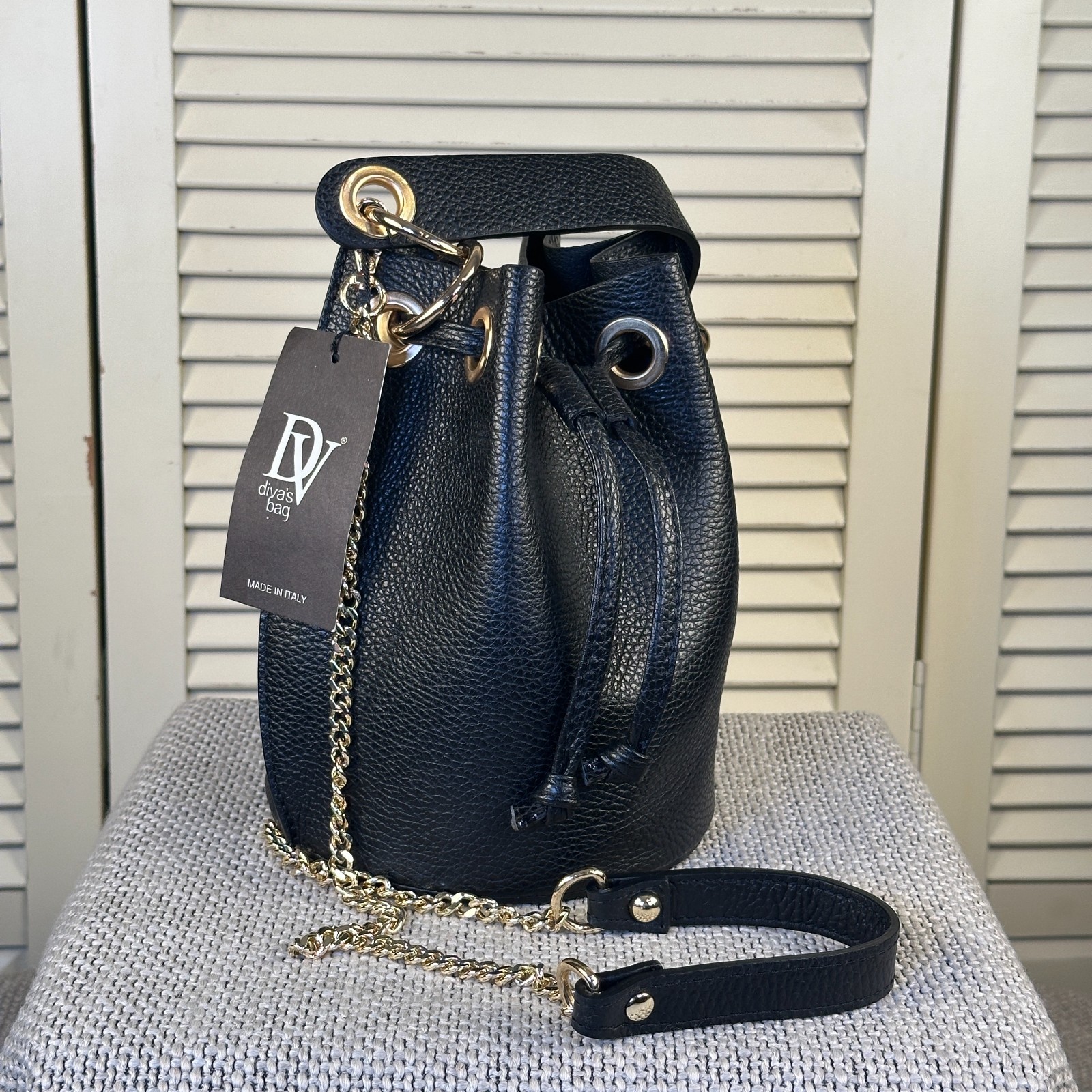 NWT Diva's Luxury Italian Designer Black Pebbled Leather Bucket Handbag Purse 2