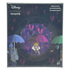 Prendedor Loungefly Disney Villains Curse Your Hearts LE 1700 3" en caja