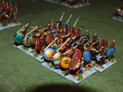 25 mm KLASSIKER / GRIECHISCH - 32 HOPLITEN - (529)