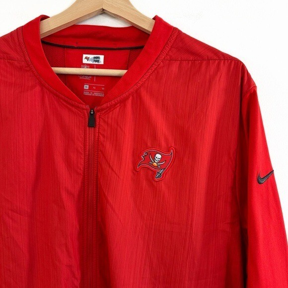 SACAI X NIKE Giacca ibrida Nike On Field da uomo XL Tampa Bay Buccaneers Red Sideline Elite