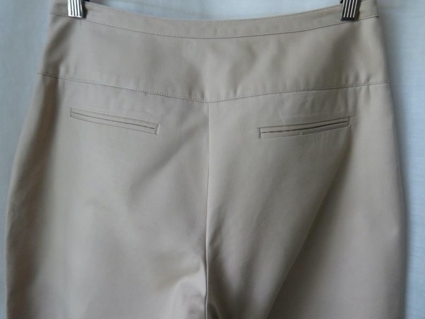 Basque Womens Sz 10 Pants ¾ Length Beige Straight Button Trimmed Legs