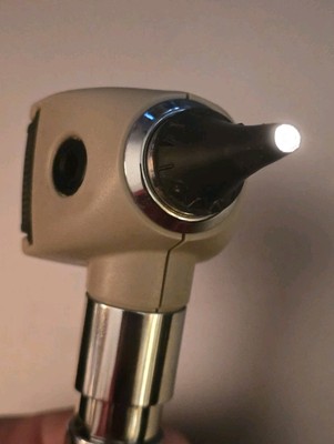  Welch Allyn ophthalmoscope  EYE or SPARK PLUG  viewer/reader    WORKING  