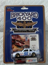 "BRICKYARD 400" 1994 "PACE CAR". 1994 RACING CHAMPIONS. "INAGURAL CAR AND CARD.