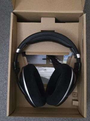 Sennheiser HD 599 SE Open-Back, Wired Over Ear Headphones with extra parts