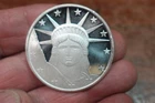 STATUE OF LIBERTY 1 OZ SILVER ROUND