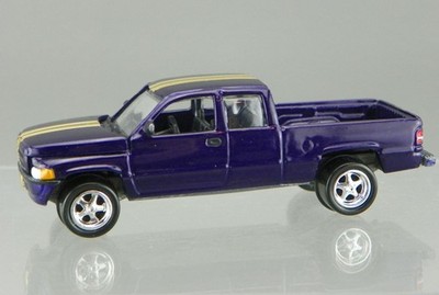 Johnny Lightning 2004 Diecast 1/64 Purple 94-01 Dodge Ram 2500 Sport Quad Cab NM