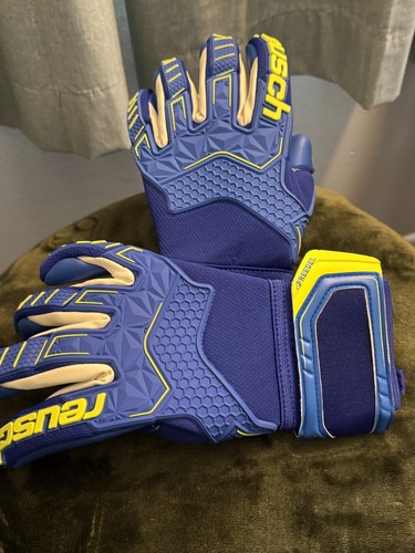 Reusch Attrakt Freegel Soft SeriesG3 (non-finger support) Goalie Gloves size 10