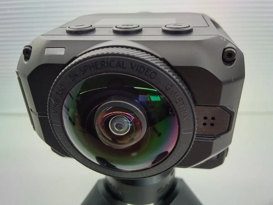 Cámara de acción Garmin VIRB 360 disparando imagen: JP Foto 2 de 4