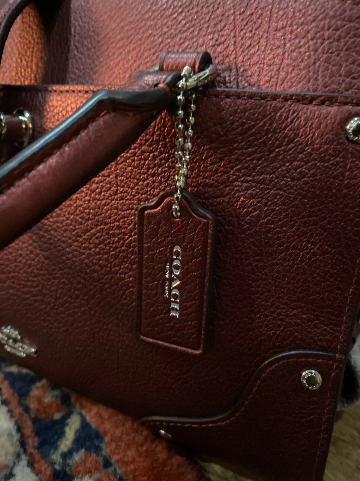 Borsa a tracolla Coach Mercer 24 nuova in pelle rosso metallizzato $295