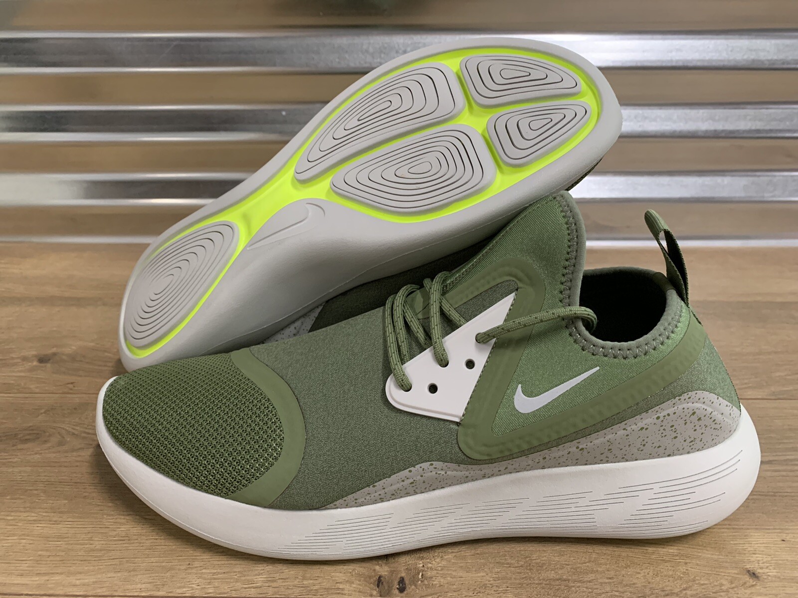 nike lunarcharge green