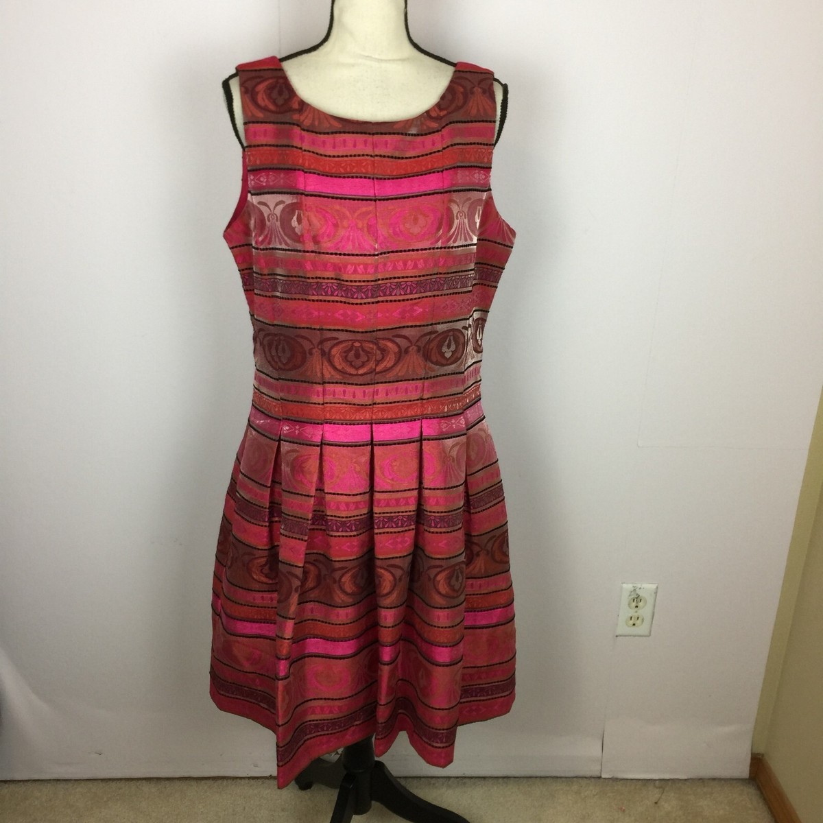 Chetta B Fit & Flare Dress Size 12 Womans Red Pink Striped Sleeveless  Pleated