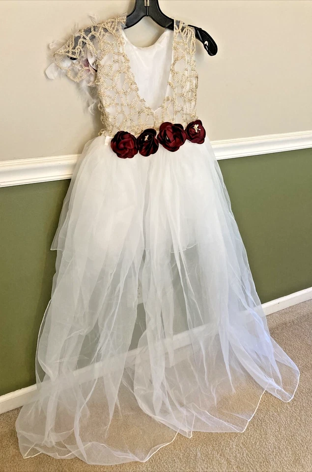 Vestido princesa alto-baixo feminino branco e dourado com trem destacável e destaque floral - Imagem 3 de 4