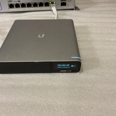 Ubiquiti Networks UCK-G2-PLUS UniFi Controller Hybrid Cloud Key Gen2 PLUS 1TB HD