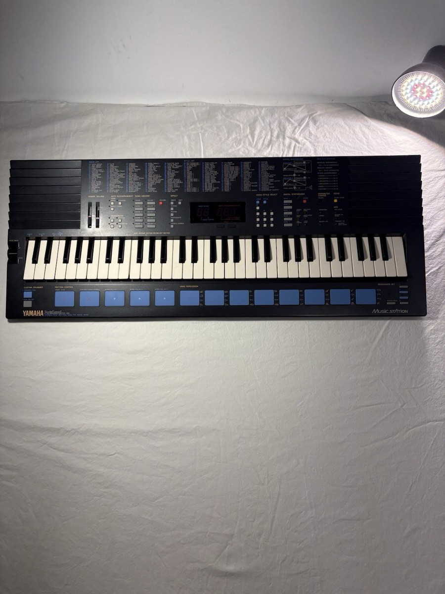 Yamaha PortaSound PSS-680 (MIDI In, Out, Thru) 61 Key Synthesizer
