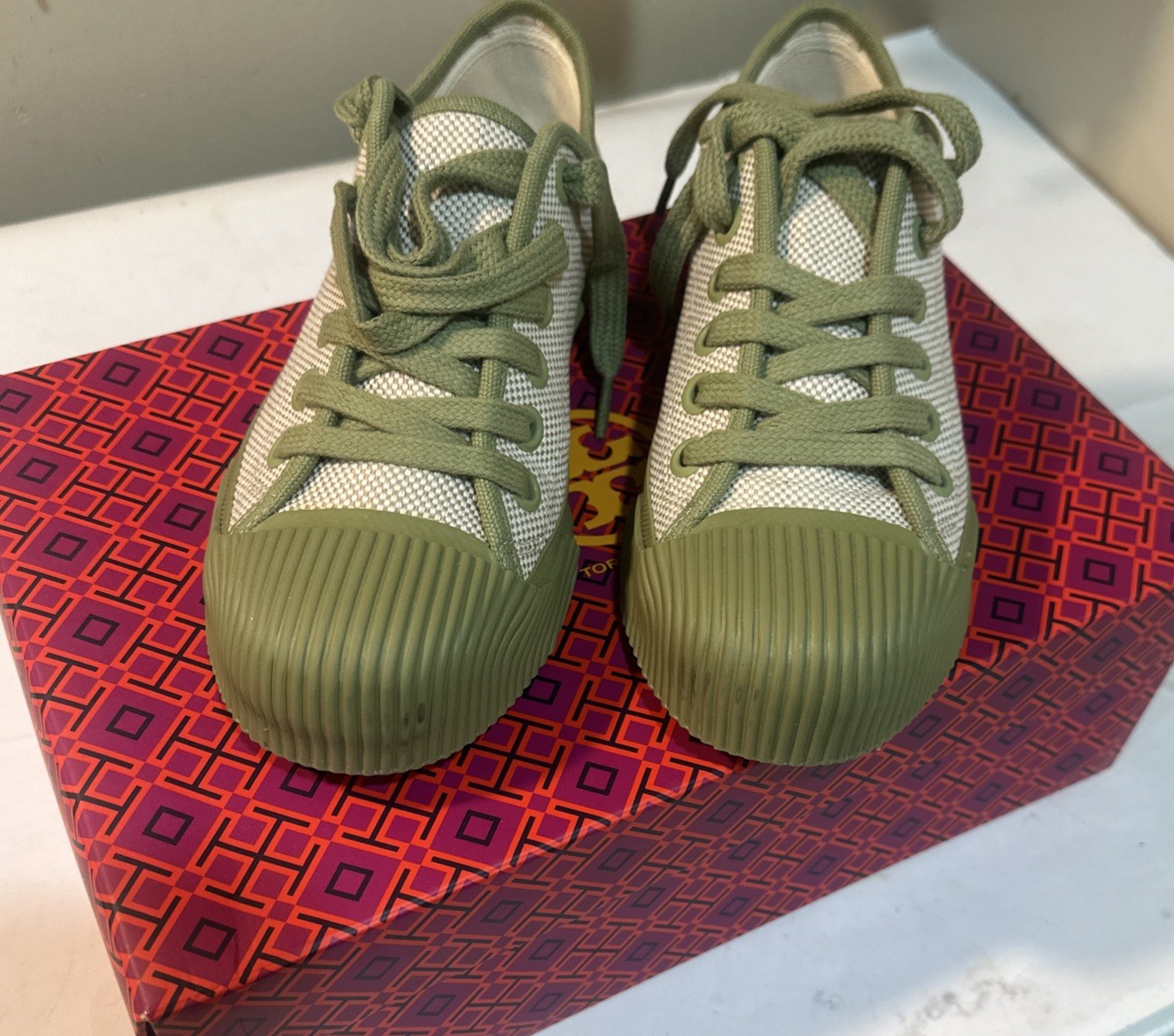 Tory Burch Off White English Khaki Green Women Sneakers 7.5 US