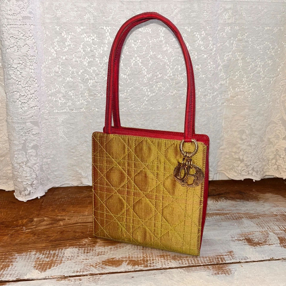 Bolso de Mano Vintage Años 90 Dior by Galliano Acolchado Seda Dama Oro Rosa MA0998 Italia Foto 3 de 4