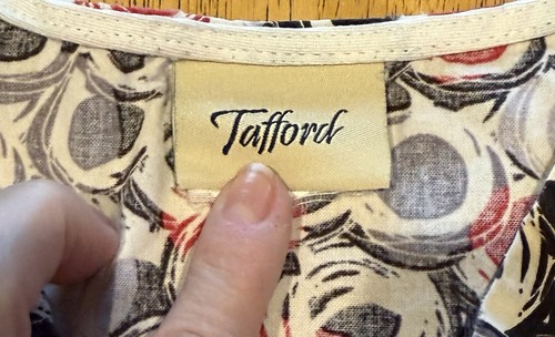 *FLAW* Tafford Scrub Top Circle Pattern Women’s Plus Size 2X Short Sleeve - Picture 2 of 4