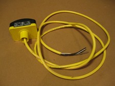 Allen Bradley 800Z-GL2 Ser C Touch Button Switch