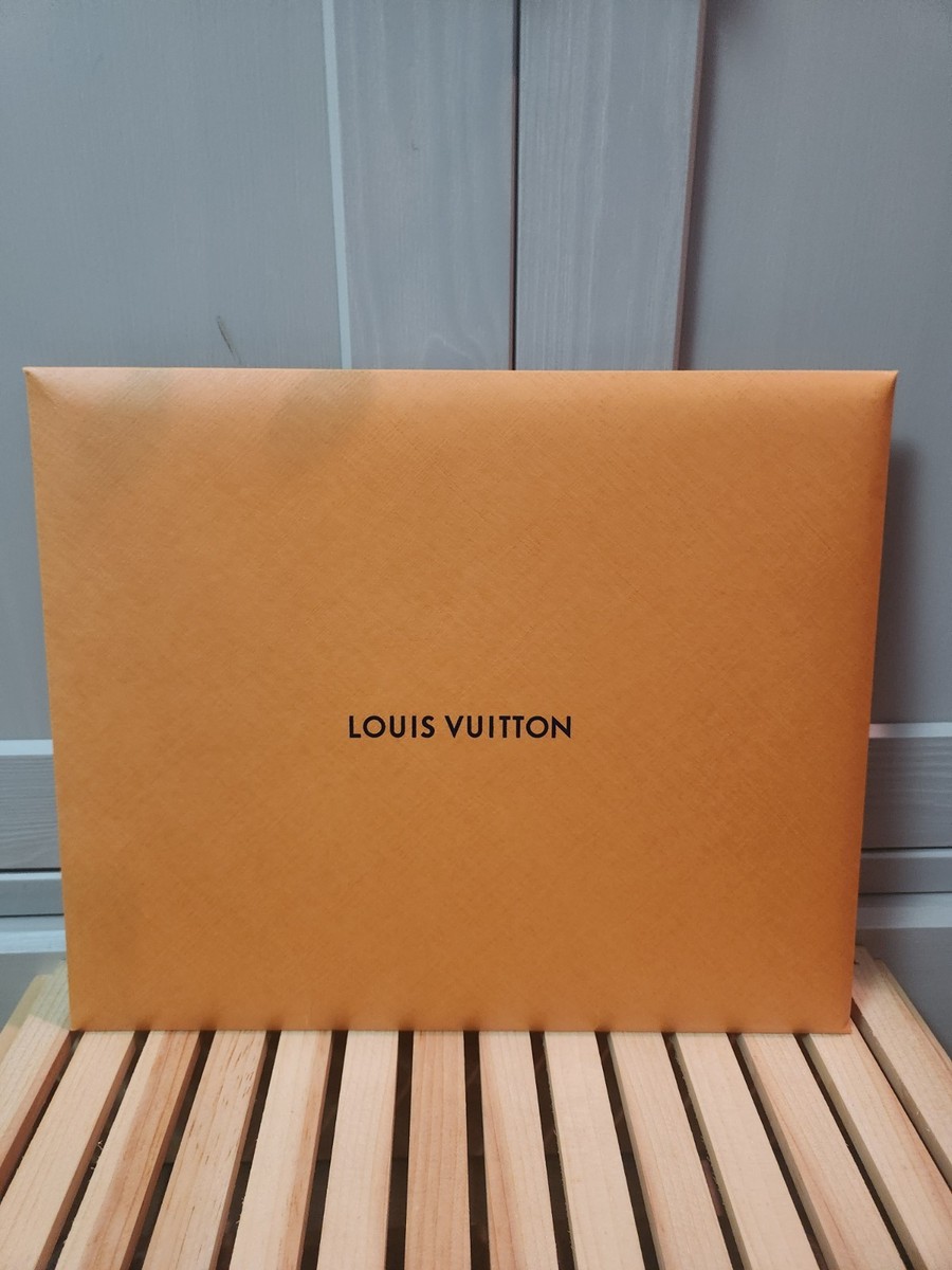 LOUIS VUITTON - LOUIS VUITTON ルイ・ヴィトン 2021年 英語版 雑誌 マガジン LOUIS VUITTON ルイ・ヴィトン 2021年 英語版 雑誌 マガジン