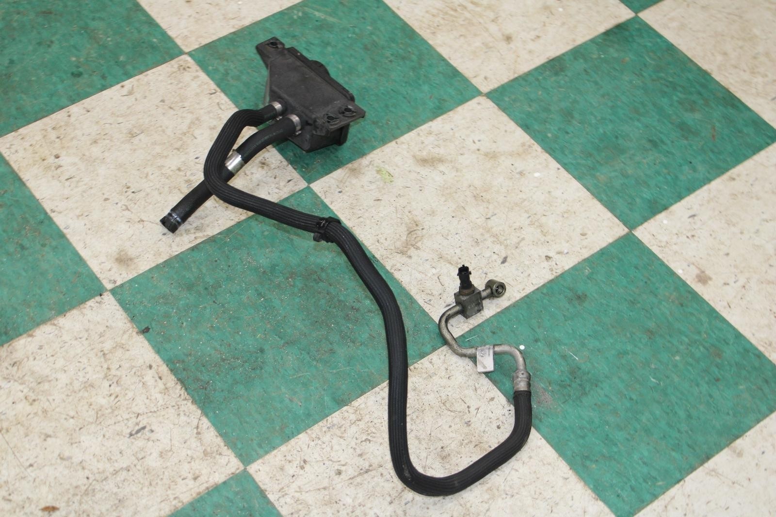 14-20 Ghibli 3.0L Engine Power Steering Resevoir Fluid Hose Tank OEM Factory OE
