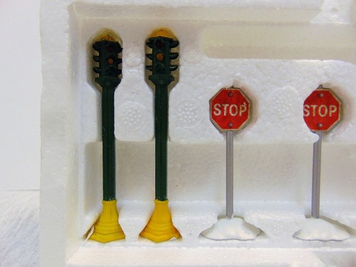 Department 56 Utilities Set of 8 Mint In Box 5512-3 Heritage Village - Picture 5 of 5