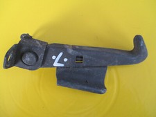Mercedes W107 Fanghaken Motorhaube Haken links -2-