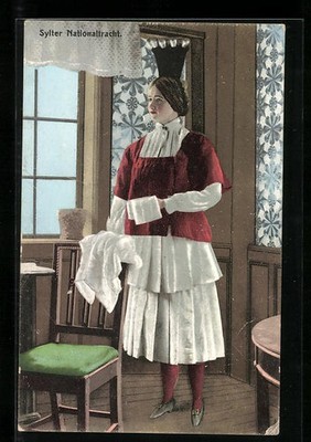 Junge Frau in Sylter Nationaltracht, Ansichtskarte 
