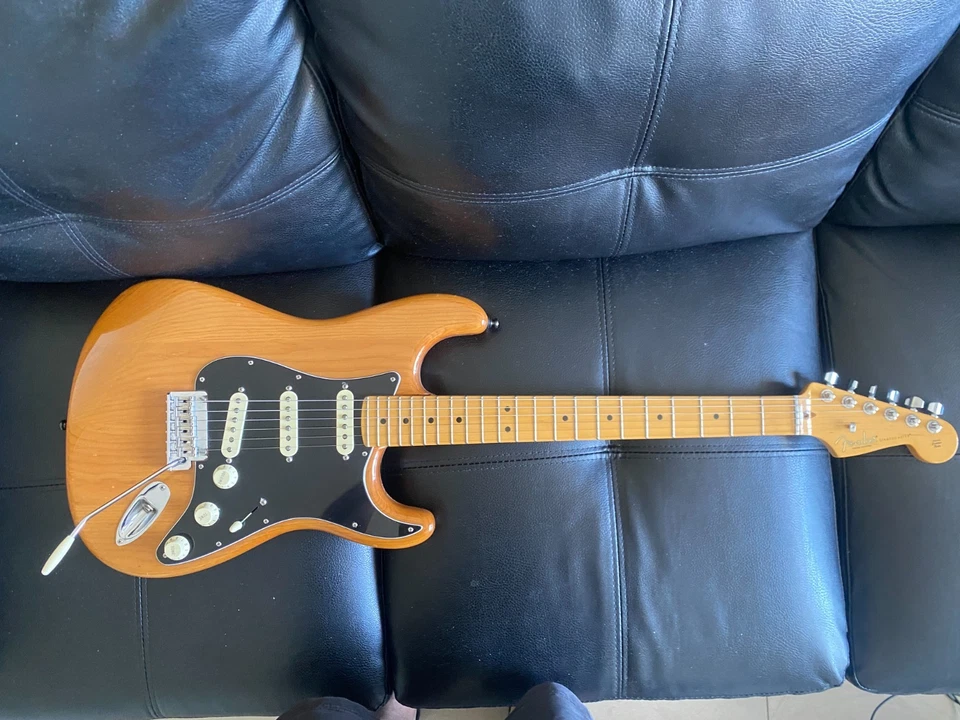 fender stratocaster pro 2 roasted pine edition - image 3 of 4