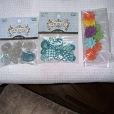 Lot Of 3 Sew-ology Buttons Clear Blue Sunflower  NIP