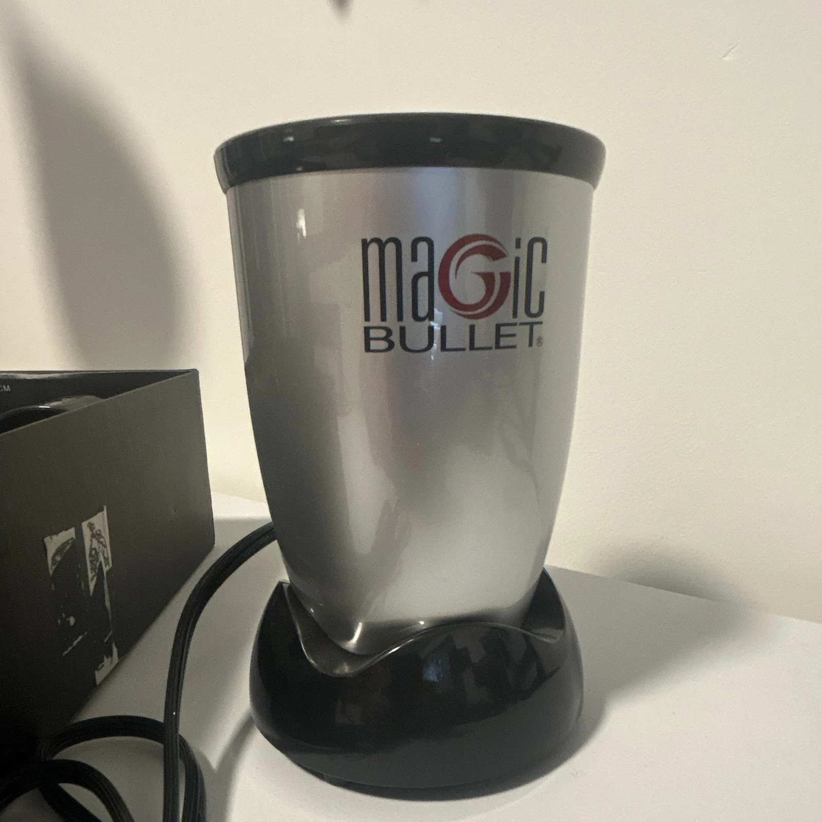 Magic Bullet MB1001 Personal Blender 200W 18oz Cups/Mug/Lids Non-Slip
Opens in a new window or tab