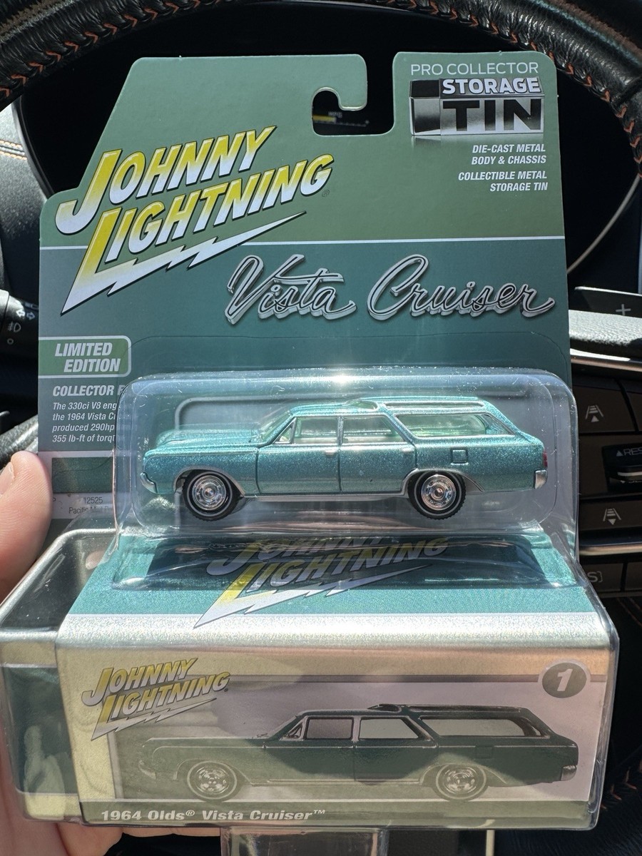 Johnny Lightning Oldsmobile Vista Cruiser 1964 - Turquoise/Blanc, échelle 1:64