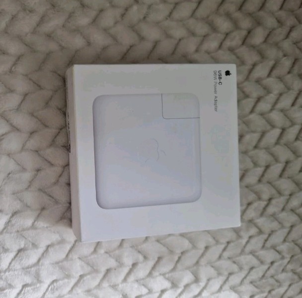 Apple 96W USB-C Alimentatore Caricabatteria UK MacBook Pro Air Ufficiale Originale £79