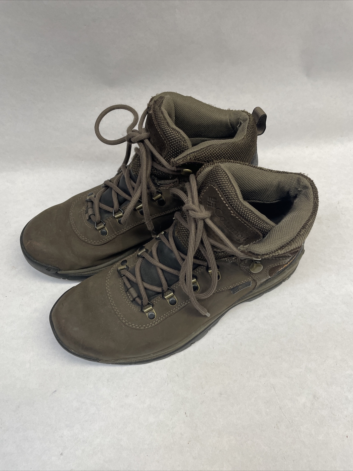 Columbia Newton Ridge Men&rsquo;s 8 BM3468-238 Boots