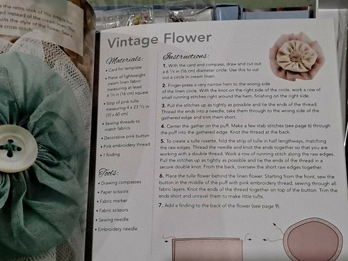 Spice Box Sewing Training Books With Sew Stylish Flowers & Banners Kit Sku#57 - Picture 8 of 10