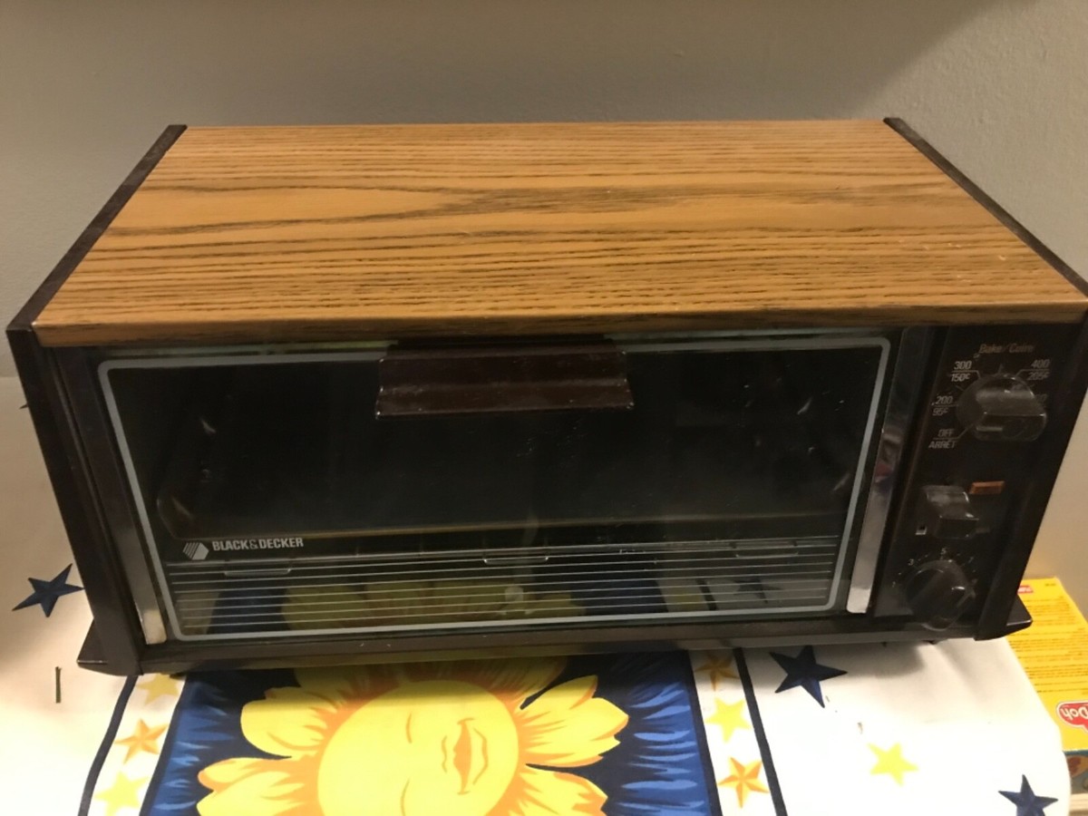 Vintage BLACK DECKER TOASTER OVEN TR100A8627- Faux Wood Grain