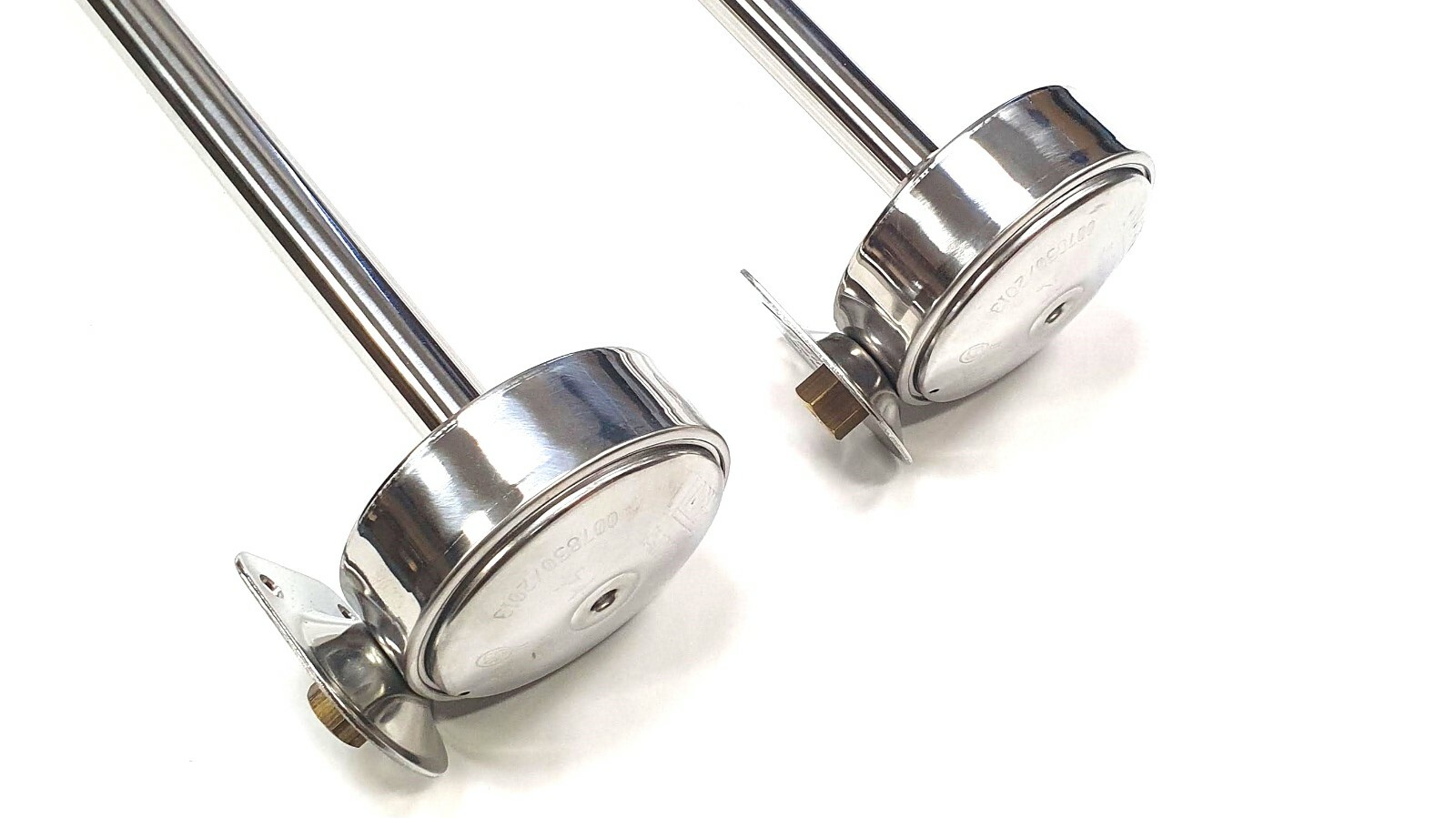 GENUINE MERCEDES BENZ ACTROS TRACK SET OF HORNS B66949640 NEW | eBay 