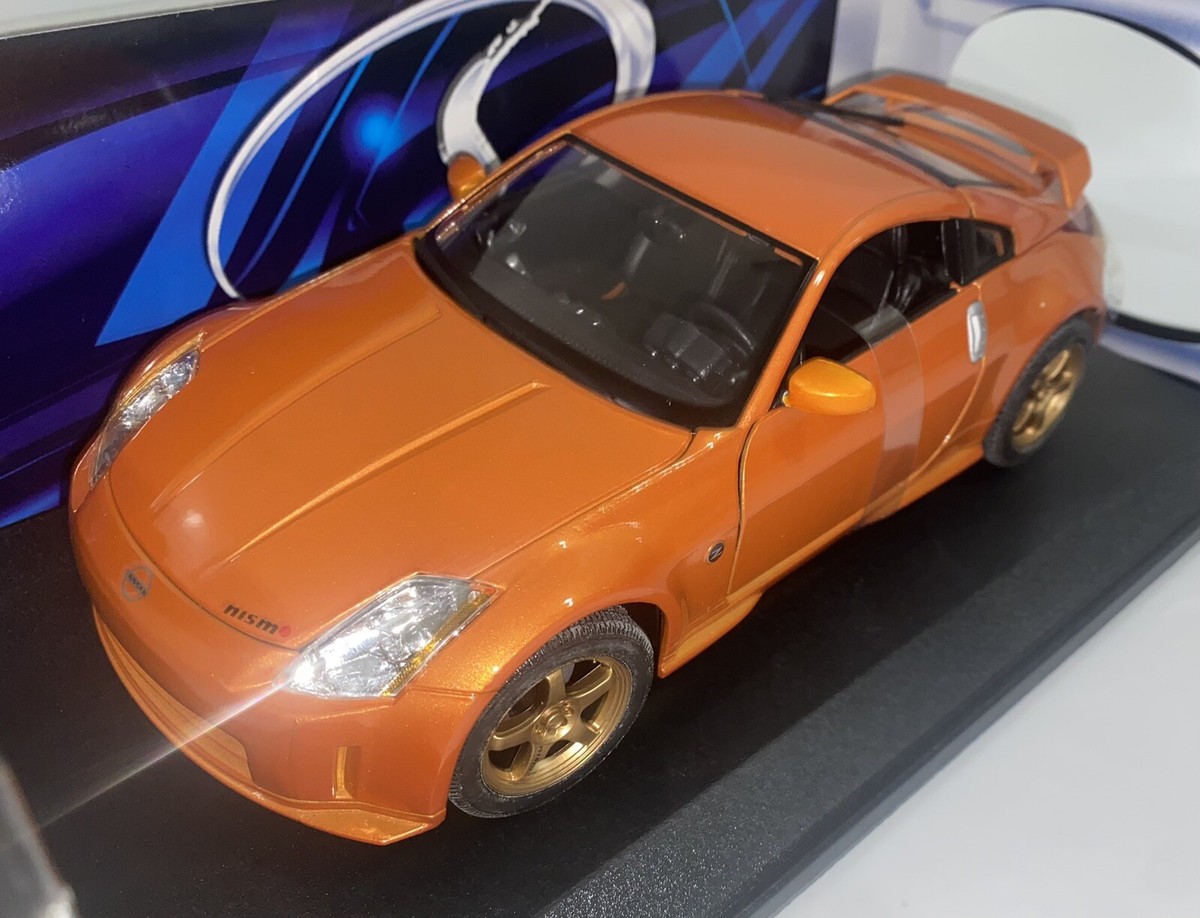 【USED美品】MAISTO 1/18 NISSANフェアレディ350Z 台座付 Maisto 1:18 Nissan 350Z Nismo Custom Diecast Model - Yellow