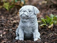 Frostfeste Steinfigur Mops Klein Gartenfigur Hund Steinguss Wetterfest