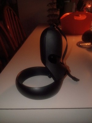 Genuine Oculus Quest 1 / Rift S Controller (Right Only) MI-BL - Black Controller