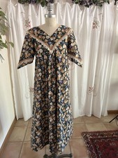 Vtg Bete-Style Muumuu Traditional Aloha Hawaii sz 4/XS BlackBlue Floral NO LABEL