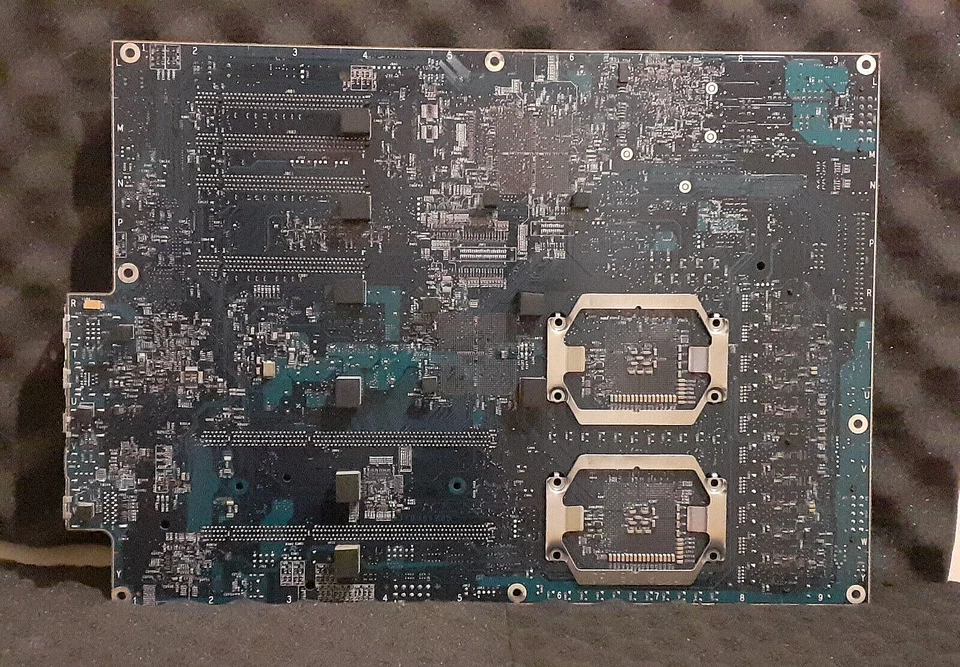 Apple Mac Pro 1,1 A1186 EMC 2113 Mainboard Etc. parts bundle - Image 2 of 4