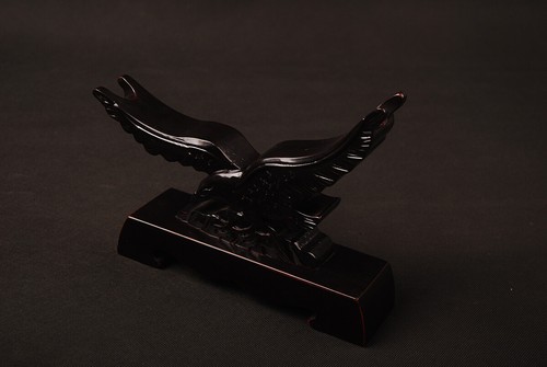Soporte de estante de espada de madera maciza para exhibición Katana Wakizashi Tanto Black Eagle - Imagen 3 de 8