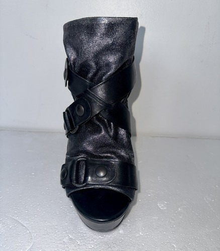 Vera Wang Lavender Greta Bootie Black/ Gunmetal Sz 7 EUC - Picture 3 of 7