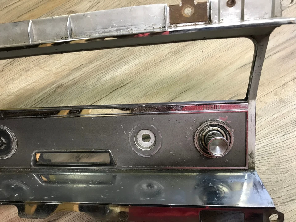 Buick Skylark 1964 LH tablero inserto bisel de ajuste usado GM + limpiaparabrisas, interruptor de luz Foto 3 de 4