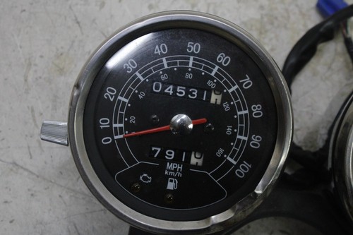 15-18 YAMAHA SR400 OEM MEDIDORES VELOCÍMETRO TACH - Imagen 2 de 15