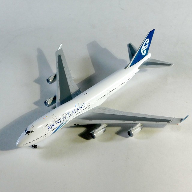 air new zealand toy plane