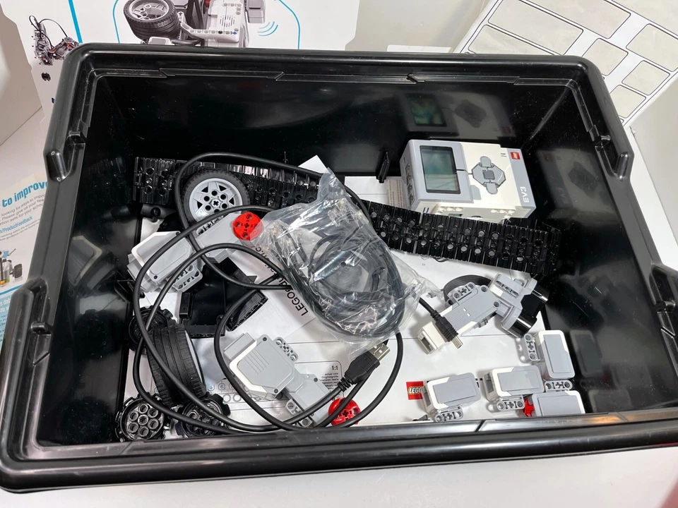 Lego Mindstorms: Education EV3 Core Set 45544. Build robots. no charger LOT B - Image 3 of 4