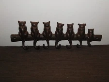 VINTAGE KITCHEN 12" WIDE 7 SITTING CATS TAILS METAL KEY  HOOKS HOLDERS